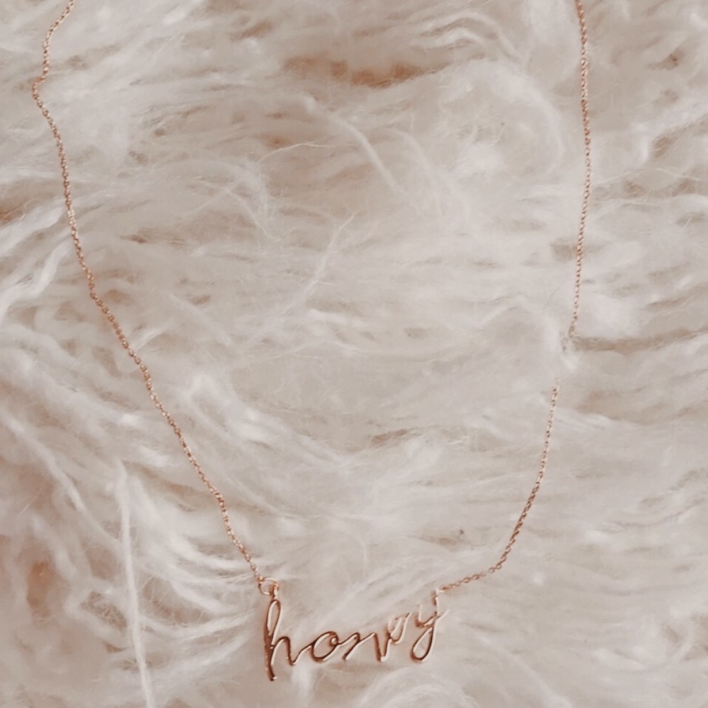 Brandy Melville “honey” necklace